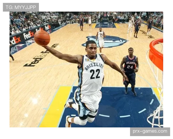 1. 盖伊爵士三分绝杀惊现球场 老将传奇再添新章 _2. 神射盖伊三分如雨 助力球队逆转胜局 _3. 三分王盖伊再显神通 关键一投锁定胜利