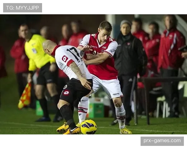 特温比赛精彩纷呈，稳健发挥球队成焦点