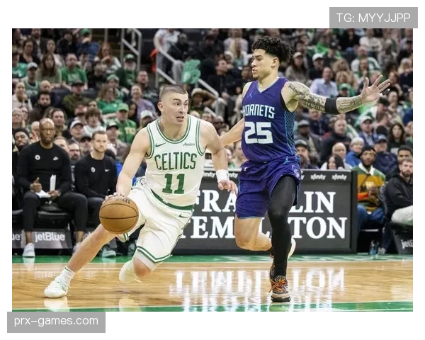 替补佩顿普里查德挡拆制造后卫错位，拉开外线成效